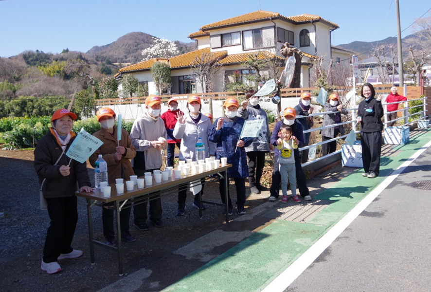 大山を望むコース沿いの給水所